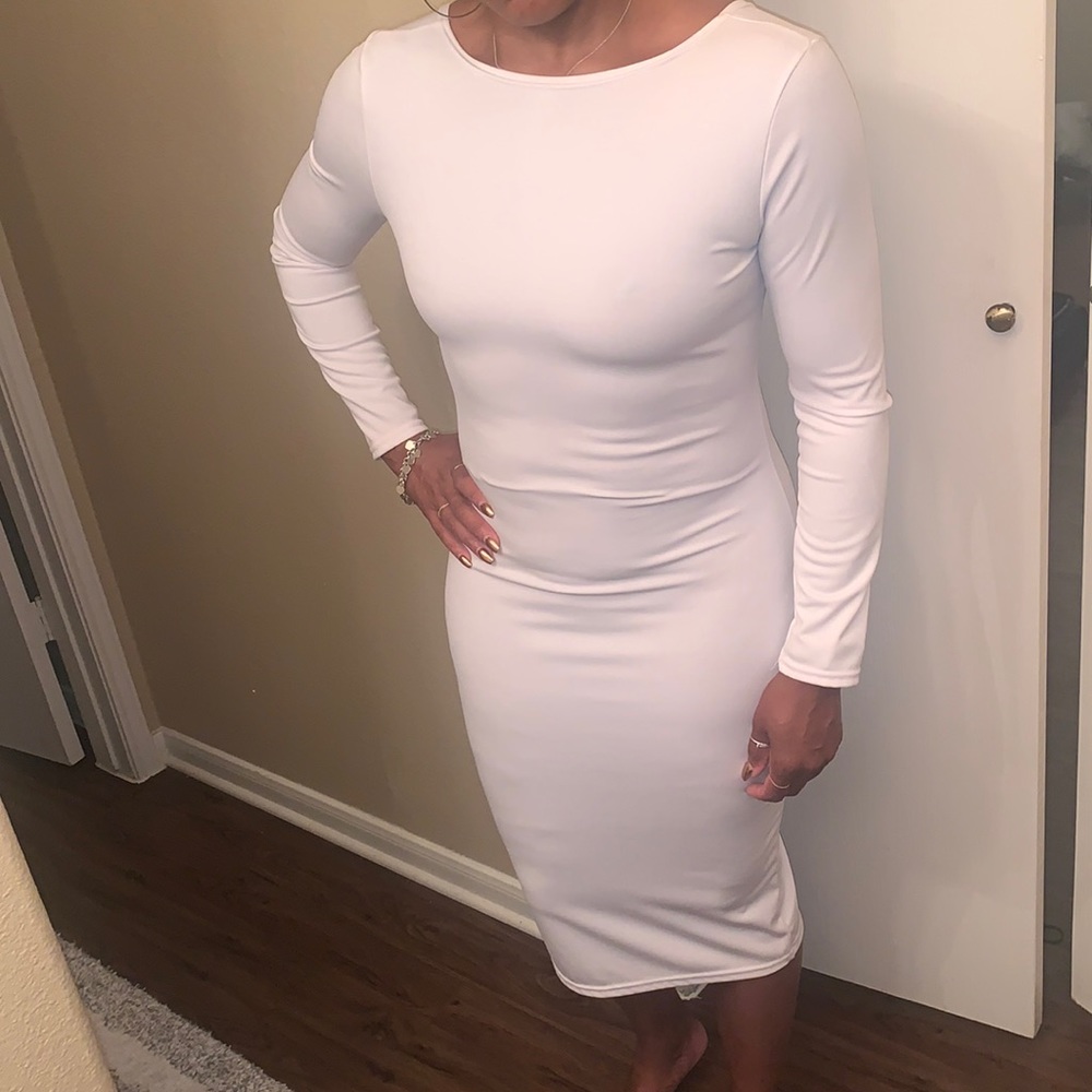 White low back v with black slit